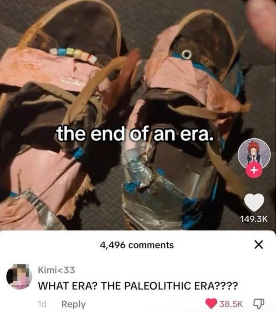 Zapatos viejos de la era paleolítica